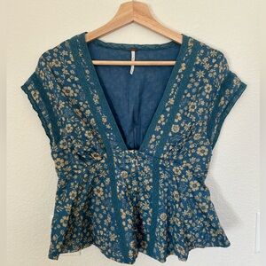 Free People Landy Top in Garden Combo. Women’s size small.